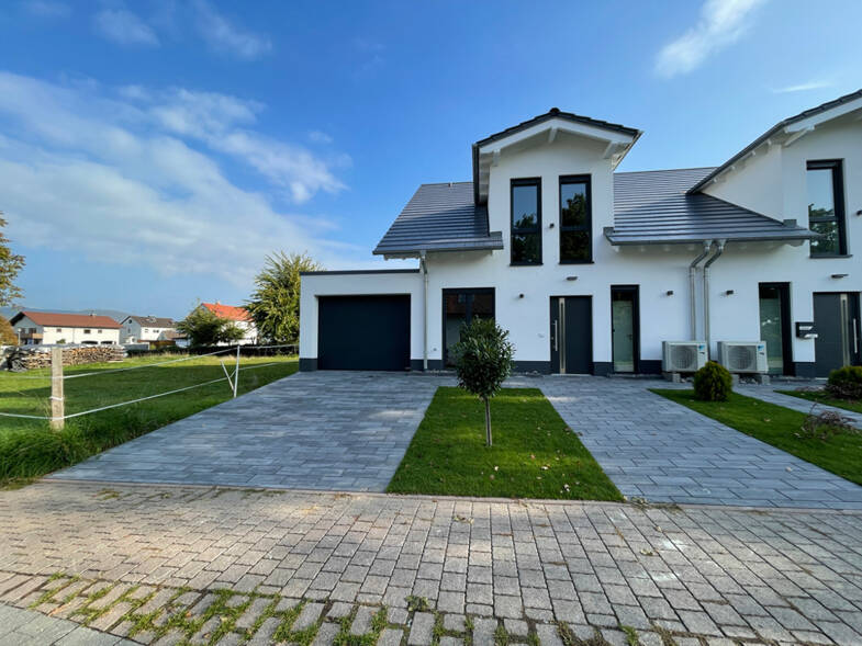 Doppelhaushälfte zur Miete 1.800 € 5 Zimmer 150 m² 315 m² Grundstück frei ab 01.09.2025 Fürth Fürth 64658