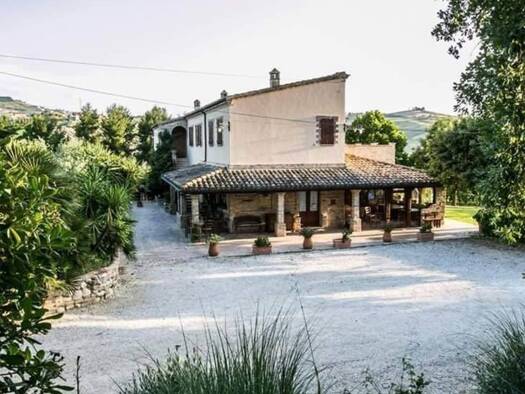 Einfamilienhaus zum Kauf 12.000.000 € 7 Zimmer 407 m² 49.570 m² Grundstück Pineto 64025