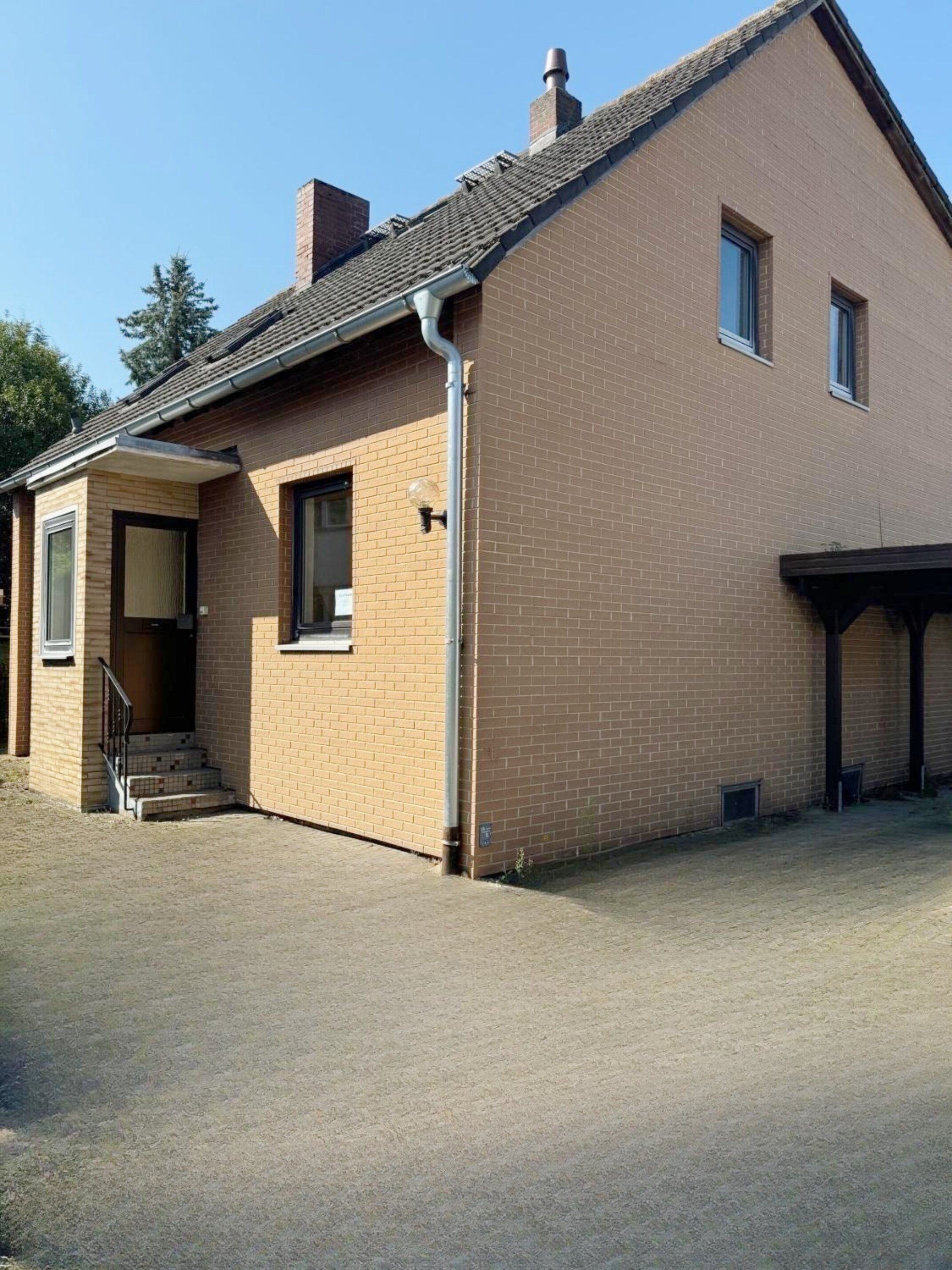 Einfamilienhaus zum Kauf 289.000 € 5,5 Zimmer 136 m²<br/>Wohnfläche 648 m²<br/>Grundstück Lebenstedt 5 Salzgitter 38226