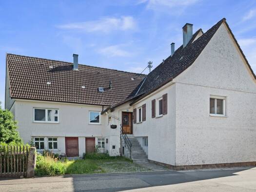 Einfamilienhaus zum Kauf 240.000 € 6 Zimmer 130 m² 316 m² Grundstück frei ab sofort Spielberg Altensteig 72213