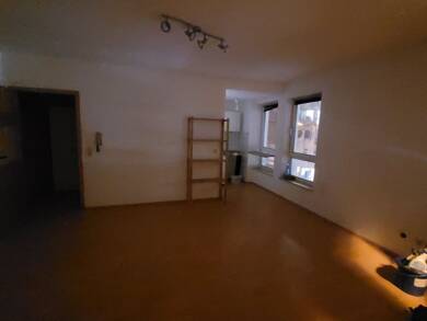 Wohnung zur Miete 325 € 1 Zimmer 26 m² Geschoss 2/3 frei ab 01.08.2025 Städtisches Krankenhaus Kaiserslautern 67655