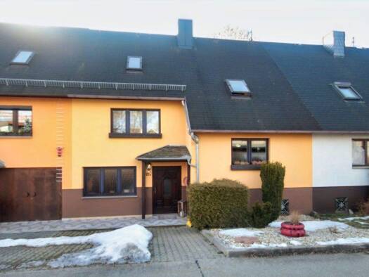 Reihenmittelhaus zum Kauf 6 Zimmer 130 m² 805 m² Grundstück Dehles Weischlitz 08538