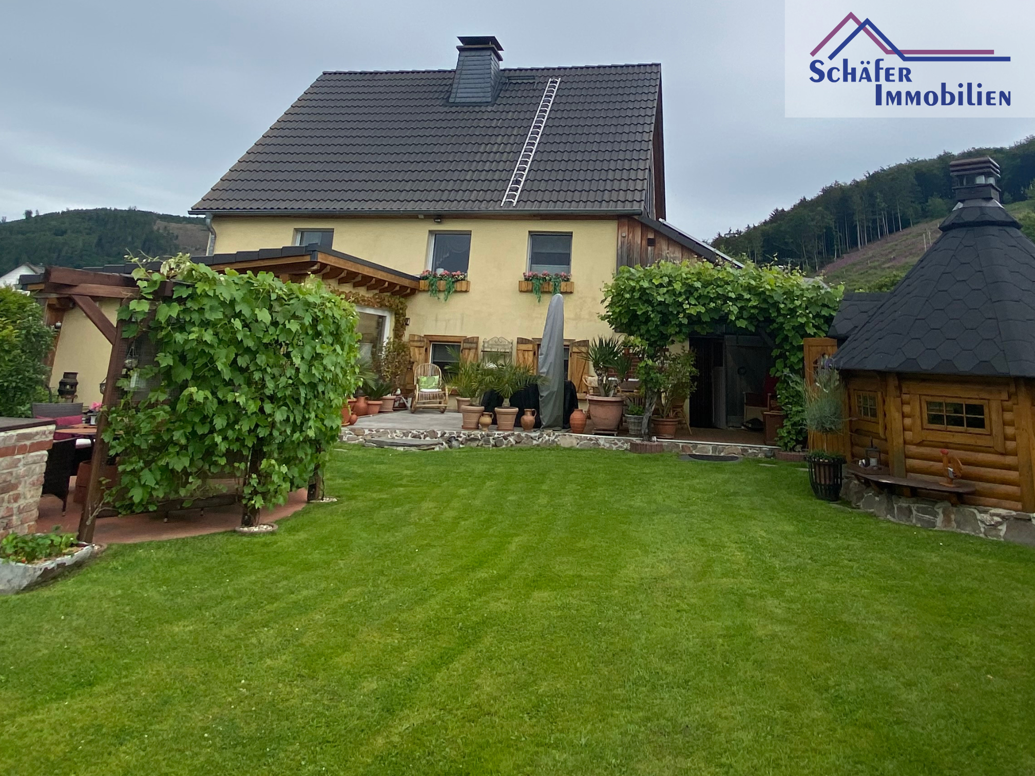 Einfamilienhaus zum Kauf 299.995 € 6 Zimmer 146 m²<br/>Wohnfläche 523 m²<br/>Grundstück Endorf Sundern (Sauerland) 59846