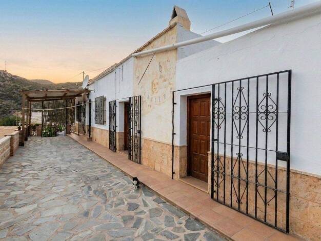 Einfamilienhaus zum Kauf provisionsfrei 110.000 € 8 Zimmer 100 m² 305 m² Grundstück C. Cuesta Rbla., 24 Adra 04779