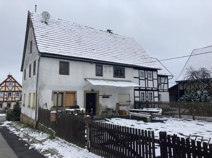 Bauernhaus zum Kauf provisionsfrei 85.000 € 6,5 Zimmer 120 m²<br/>Wohnfläche 580 m²<br/>Grundstück ab sofort<br/>Verfügbarkeit Rothausen Höchheim 97633