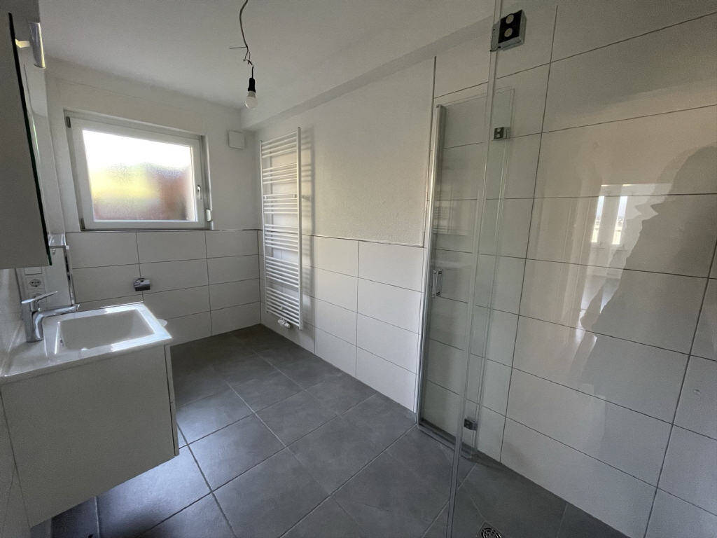 Immobilie in Wolfhagen - Geräumiges Zweifamilienhaus mit zwei Wohneinheiten in Wolfhagen! - Bild 4