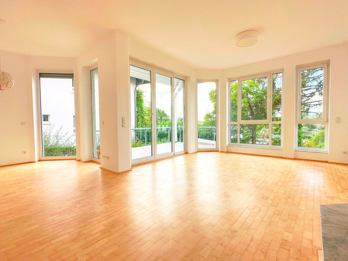 Maisonette zur Miete 2.150 € 4 Zimmer 144 m²<br/>Wohnfläche 01.11.2024<br/>Verfügbarkeit Kronberg Kronberg im Taunus 61476