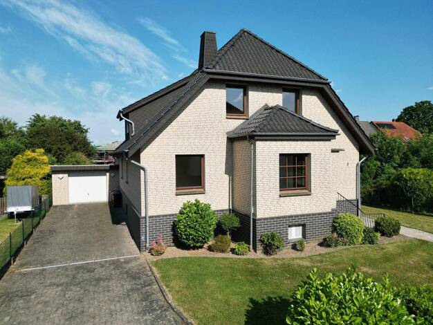 Einfamilienhaus zum Kauf provisionsfrei 339.000 € 6 Zimmer 157 m² 1.074 m² Grundstück Mennighüffen Löhne 32584