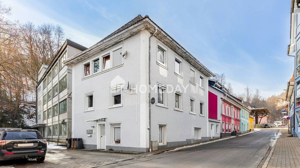 Immobilie in Triberg im Schwarzwald - Investitionsmöglichkeit: 3-Familienhaus mit guter Rendite & gepflegter Ausstattung in toller Lage - Bild 2