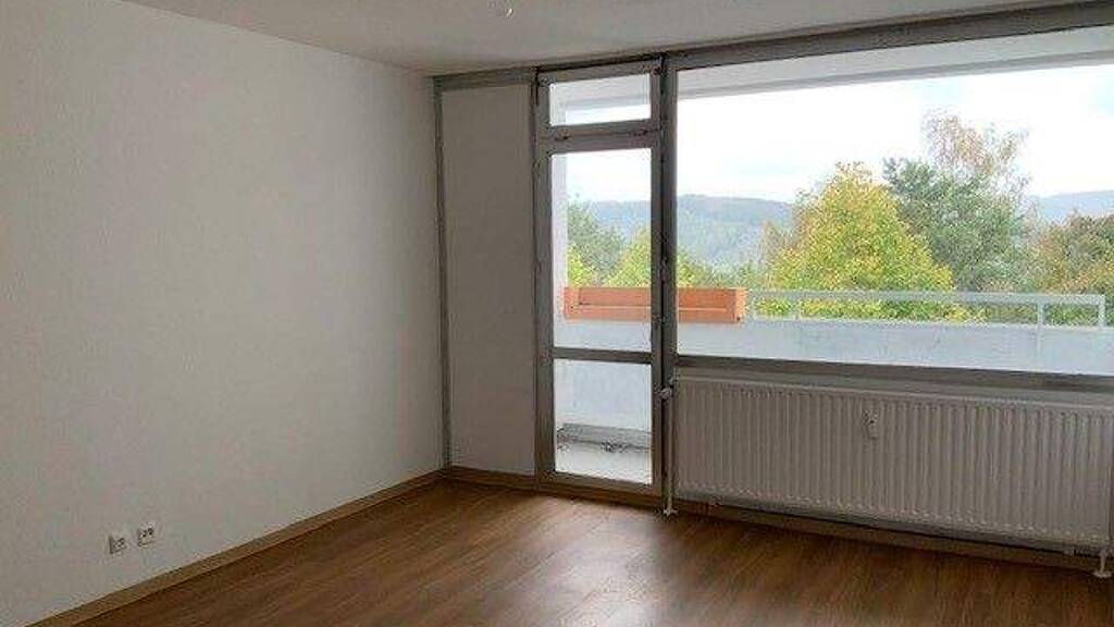 WG-Zimmer zur Miete nur mit Wohnberechtigungsschein 451 € 3 Zimmer 79,4 m² 3. Geschoss Eggersten Ring 32 Kreuztal 57223