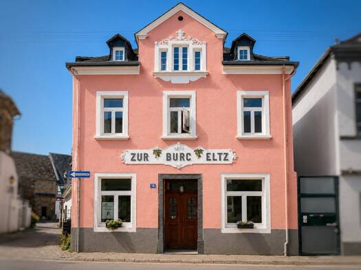 Einfamilienhaus zum Kauf 349.000 € 7 Zimmer 200 m² 161 m² Grundstück Münstermaifeld Münstermaifeld 56294