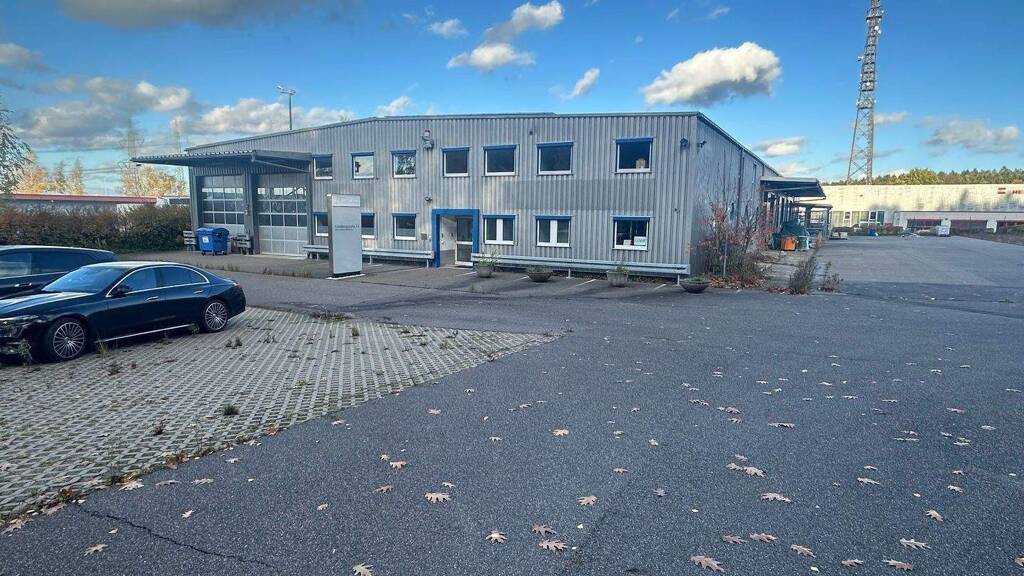 Logistikzentrum zur Miete provisionsfrei 5,15 € 1.800 m² Lagerfläche Pleißa Limbach-Oberfrohna 09212