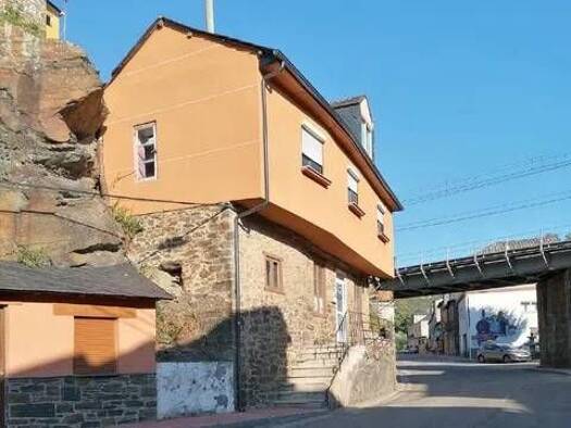 Chalet zum Kauf 9.000 € 5 Zimmer 340 m² Avenida Santa Bárbara Torre del Bierzo 24370