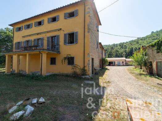 Haus zum Kauf 990.000 € 1.130 m² 360.376 m² Grundstück Arezzo 52100