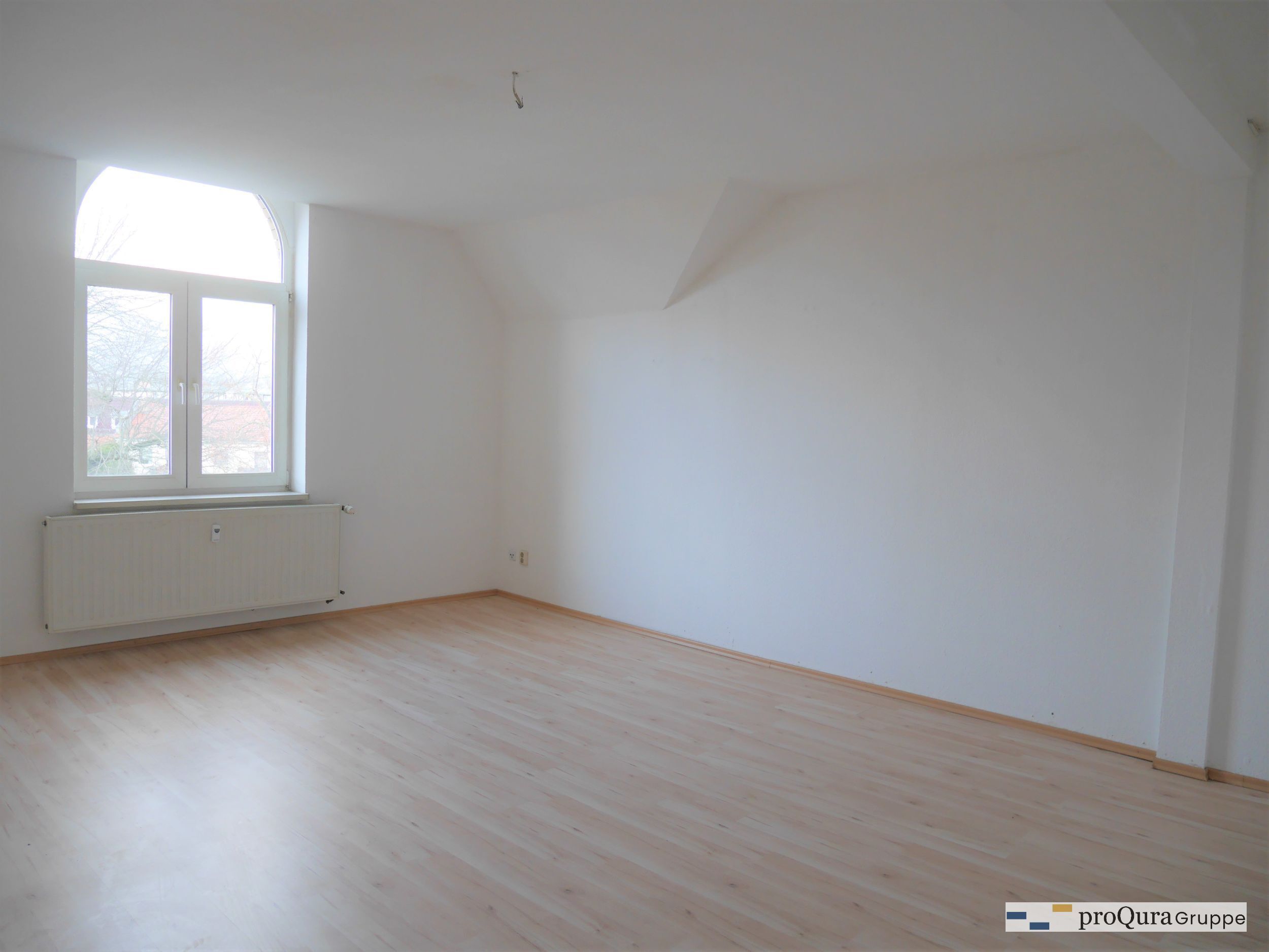 Wohnung zur Miete 285 € 2 Zimmer 55 m²<br/>Wohnfläche 3.<br/>Geschoss 01.01.2025<br/>Verfügbarkeit August-Bebel-Straße 33 Mühlhausen Mühlhausen/Thüringen 99974