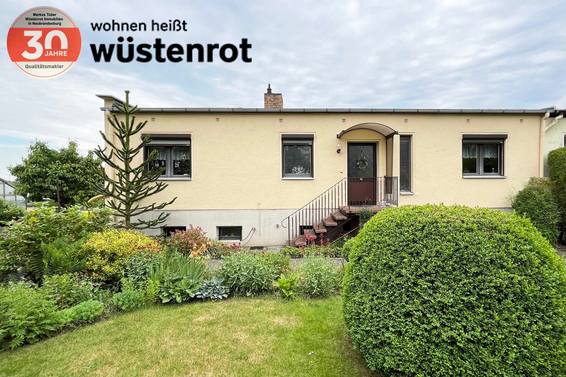 Doppelhaushälfte zum Kauf 215.000 € 5 Zimmer 115 m²<br/>Wohnfläche 720 m²<br/>Grundstück Altentreptow Altentreptow 17087