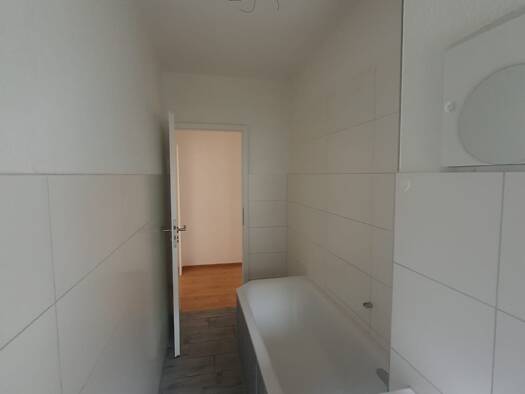 Wohnung zur Miete 370 € 3 Zimmer 57 m² 3. Geschoss frei ab sofort Rudolf-Virchow-Straße 9 Suhl Suhl 98527