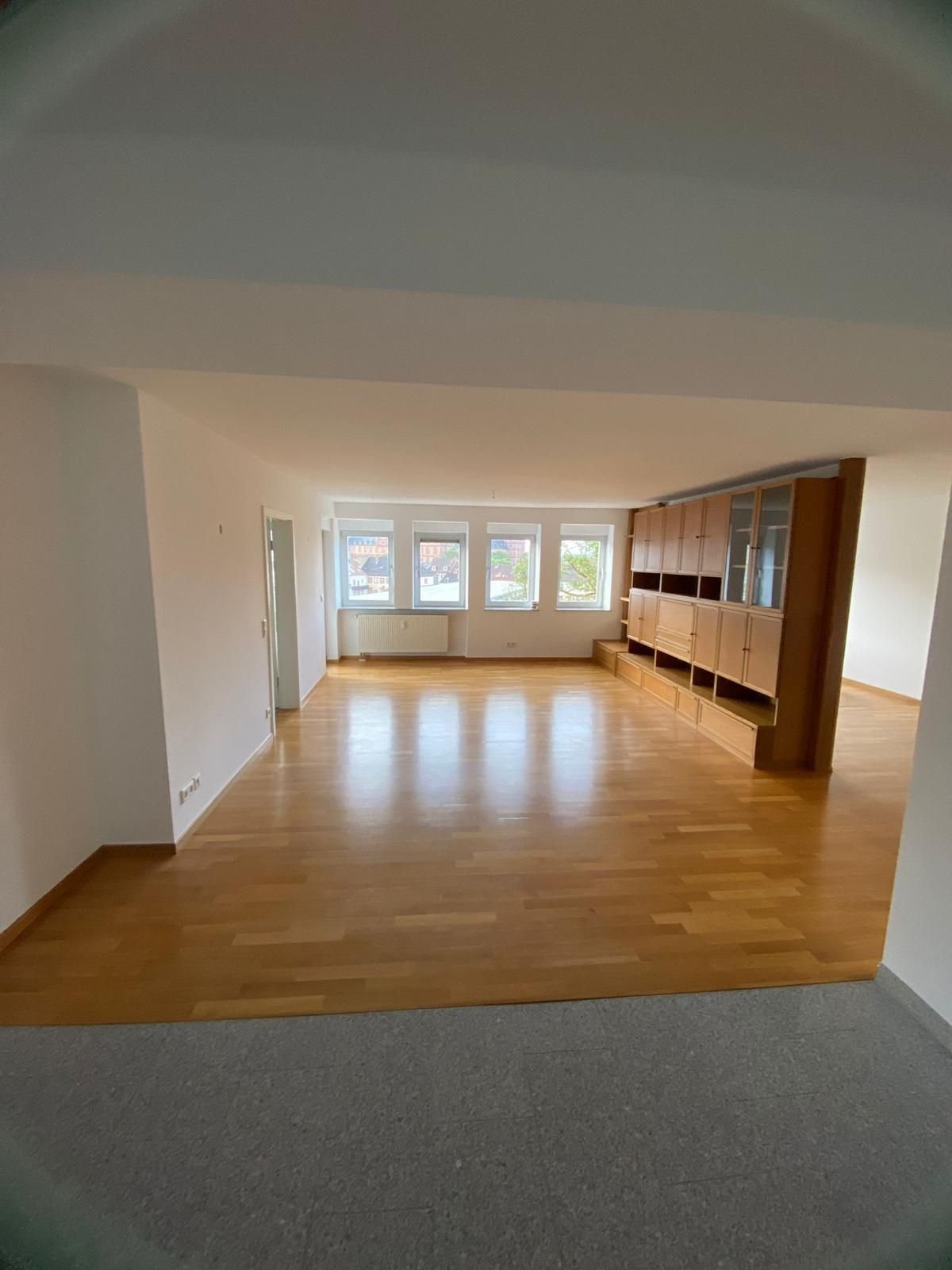 Wohnung zur Miete 1.243 € 3 Zimmer 148,3 m²<br/>Wohnfläche 4.<br/>Geschoss Weißenburger Straße 44 Stadtmitte Aschaffenburg 63739