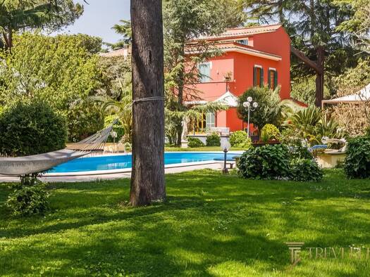 Haus zum Kauf 2.980.000 € 600 m² 2.500 m² Grundstück Roma 00118