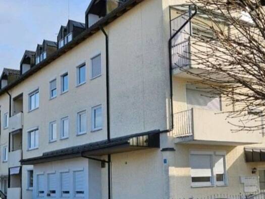 Wohnung zur Miete 870 € 3 Zimmer 65 m² 4 Geschosse Traunreut 83301