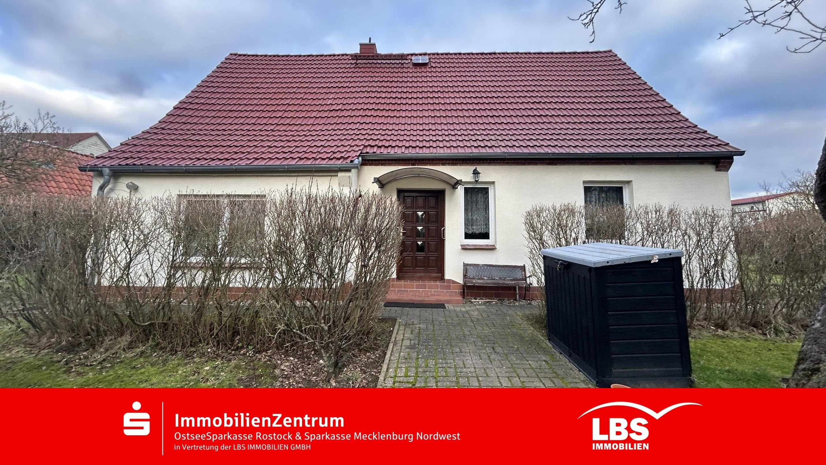 Einfamilienhaus zum Kauf 120.000 € 4 Zimmer 100 m²<br/>Wohnfläche 2.327 m²<br/>Grundstück Todendorf Thürkow 17168