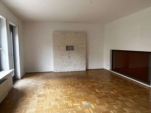 Reihenmittelhaus zum Kauf 300.000 € 7 Zimmer 151 m² 233 m² Grundstück frei ab sofort Lichtenfels Lichtenfels 96215