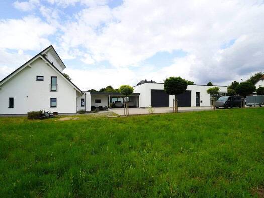 Haus zum Kauf 879.000 € 6 Zimmer 174,9 m² 2.074 m² Grundstück Herrentrup Blomberg / Herrentrup 32825