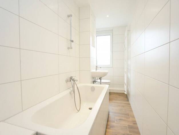 Wohnung zur Miete 359 € 3 Zimmer 59,8 m² 2. Geschoss Ernst-Enge-Straße 122 Gablenz Gablenz 09127