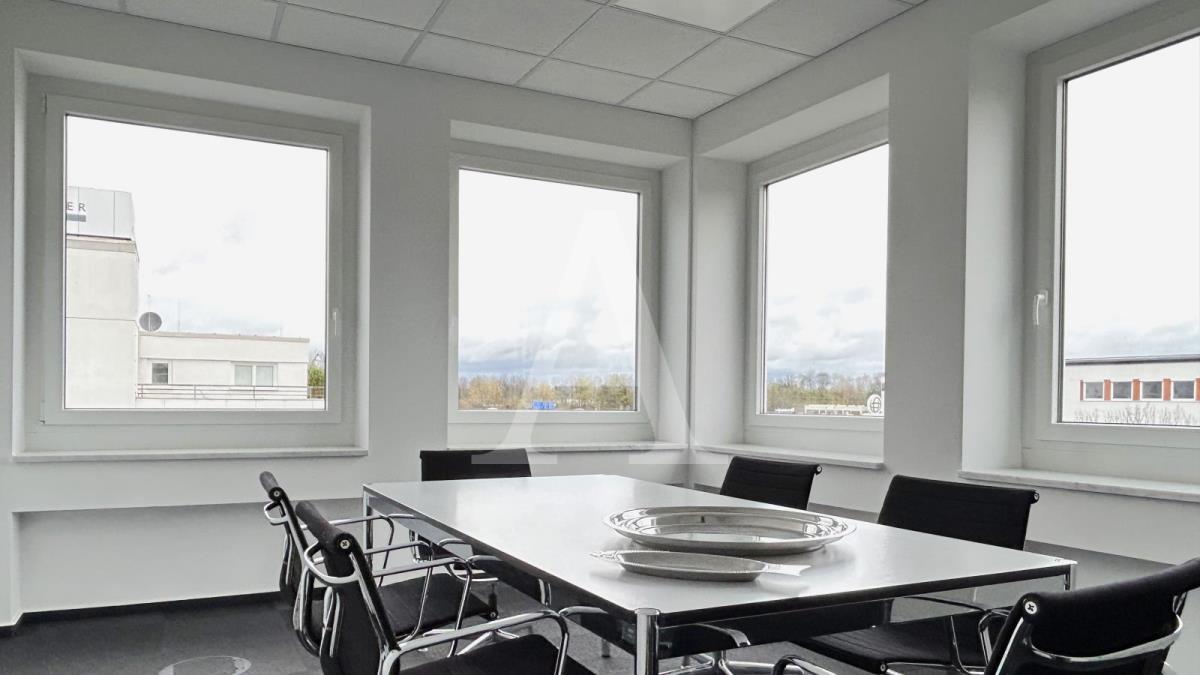 Büro-/Praxisfläche zur Miete 14 € 320 m²<br/>Bürofläche ab 320 m²<br/>Teilbarkeit Junkersdorf Köln 50858