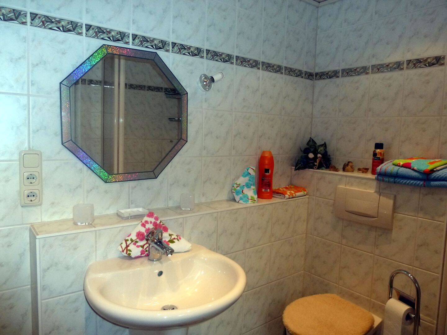 Immobilie in Brotterode-Trusetal - Ferienhaus im Thüringer Wald mit 961 m² Grundstück - sofort bezugsfrei - Bild 3