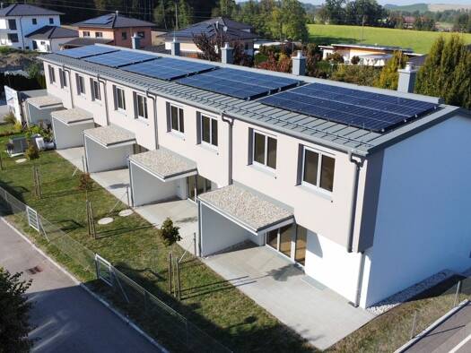 Reihenmittelhaus zur Miete - Erstbezug 1.327 € 4 Zimmer 106,5 m² 258,9 m² Grundstück Wendling 4741