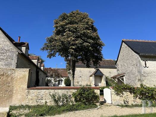 Bauernhaus zum Kauf 851.000 € 10 Zimmer 295 m² 91.468 m² Grundstück Sainte-Maure-de-Touraine 37800