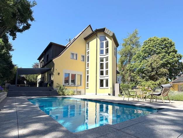 Haus zum Kauf 1.950.000 € 7 Zimmer 220 m² 1.391 m² Grundstück Villingen Villingen-Schwenningen 78050