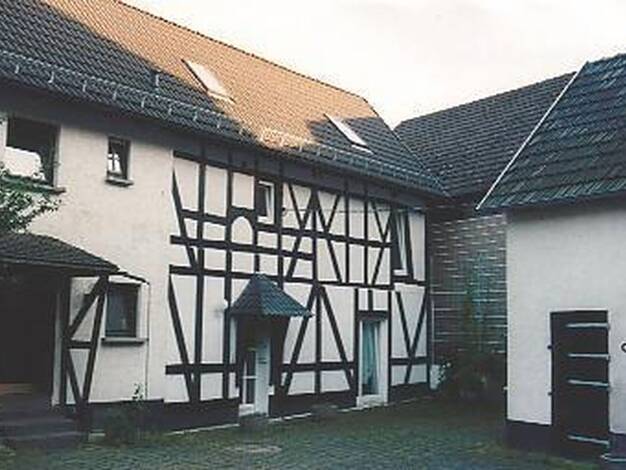 Mehrfamilienhaus zum Kauf provisionsfrei als Kapitalanlage geeignet 390.000 € 231 m² 596 m² Grundstück Mühlweg 2 Burglahr 57632