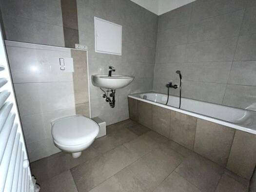 Wohnung zur Miete 355 € 3 Zimmer 66,9 m² 1. Geschoss Magdeburger Straße 51 Oschersleben Oschersleben 39387