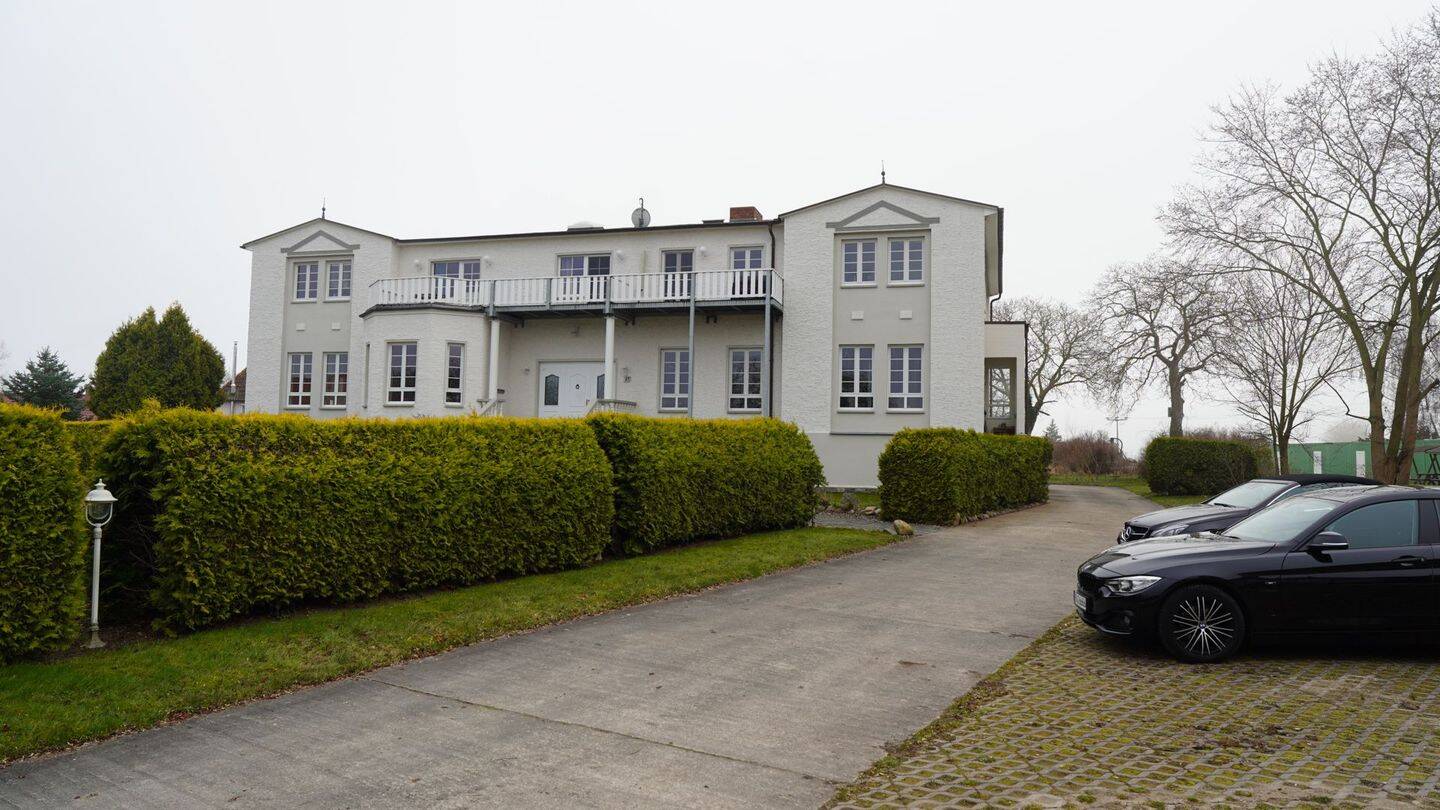 Immobilie in Hohenkirchen - Zwei möblierte Wohnungen in historischem Gutshaus nahe der Ostsee - Bild 2