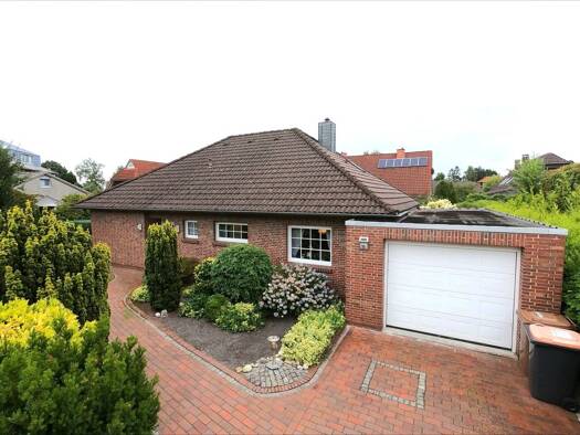 Bungalow zum Kauf 379.000 € 6 Zimmer 186,1 m² 692 m² Grundstück Büppel Varel 26316
