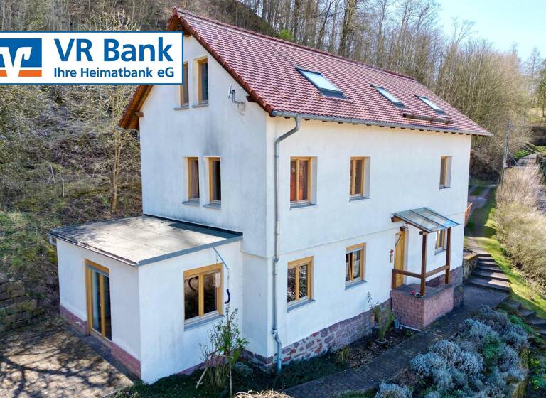 Einfamilienhaus zum Kauf 360.000 € 6 Zimmer 170 m²<br/>Wohnfläche 1.441 m²<br/>Grundstück ab sofort<br/>Verfügbarkeit Eisenach Eisenach 99817