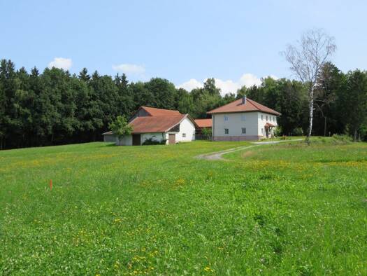 Haus zum Kauf 895.000 € 157,3 m² 41.596 m² Grundstück frei ab sofort Außernzell 94532