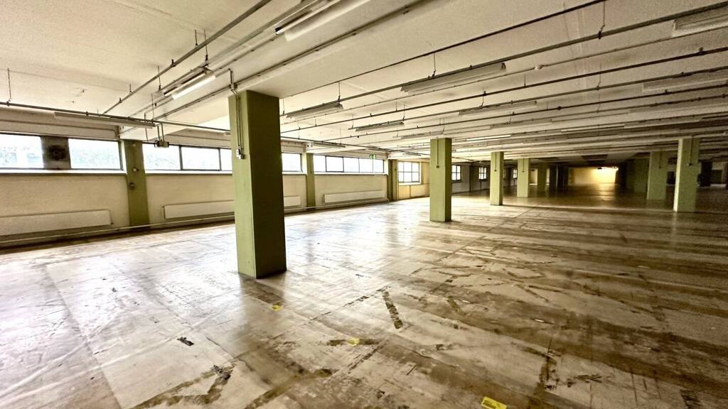 Halle/Industriefläche zur Miete 3.250 € 1.000 m² Lagerfläche Triester Straße Puntigam Graz 8055