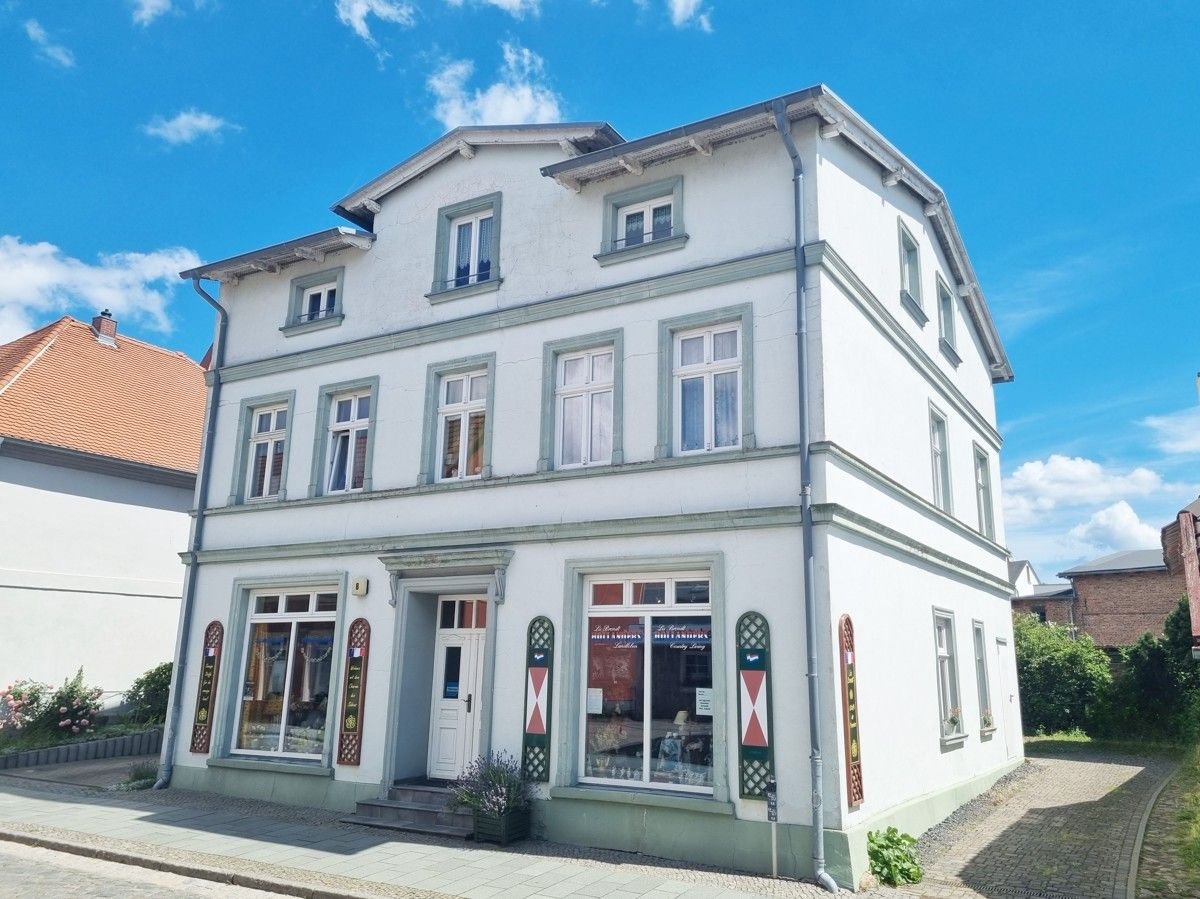 Mehrfamilienhaus zum Kauf 278.000 € 13 Zimmer 250 m²<br/>Wohnfläche 300 m²<br/>Grundstück August-Bebel-Straße 8 Sagard Sagard 18551