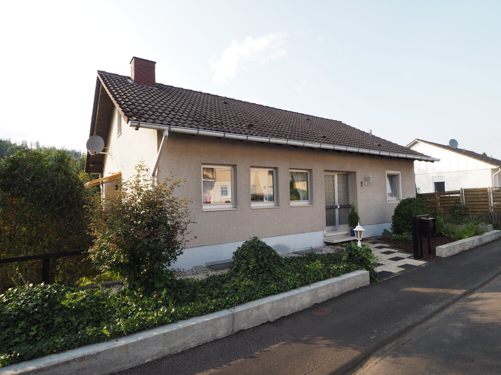 Einfamilienhaus zum Kauf 319.000 € 6 Zimmer 130 m²<br/>Wohnfläche 588 m²<br/>Grundstück Ransbach-Baumbach 56235