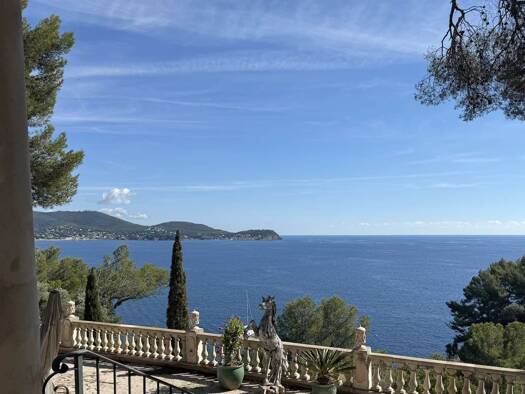 Einfamilienhaus zum Kauf 10.400.000 € 600 m² 11.000 m² Grundstück Le Village La Garde 83130