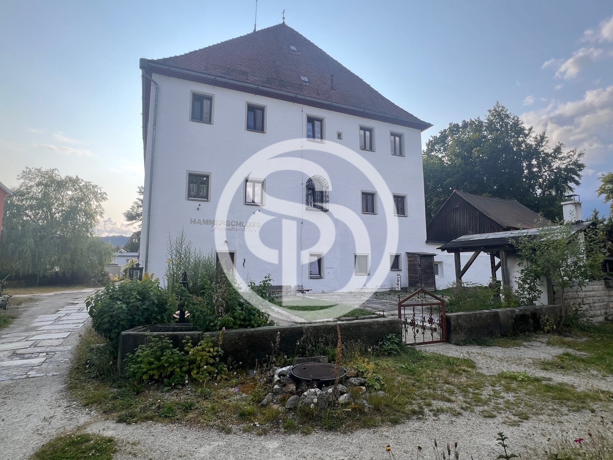 Herrenhaus zum Kauf 748.000 € 13 Zimmer 448,2 m²<br/>Wohnfläche 4.492 m²<br/>Grundstück ab sofort<br/>Verfügbarkeit Leupoldsdorf Tröstau 95709