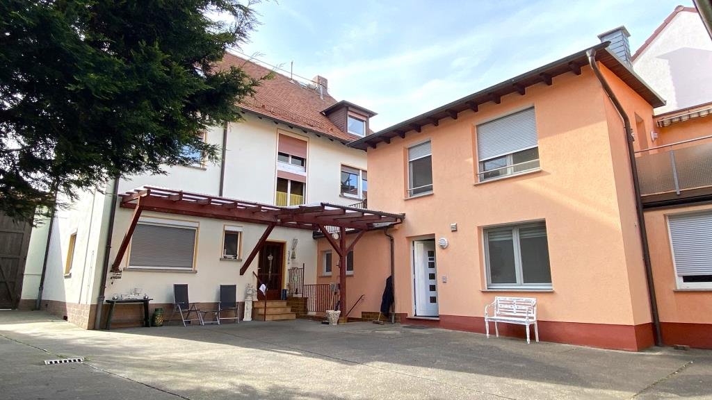 Mehrfamilienhaus zum Kauf 1.080.000 € 11 Zimmer 321 m²<br/>Wohnfläche 856 m²<br/>Grundstück Sindlingen Frankfurt am Main 65931