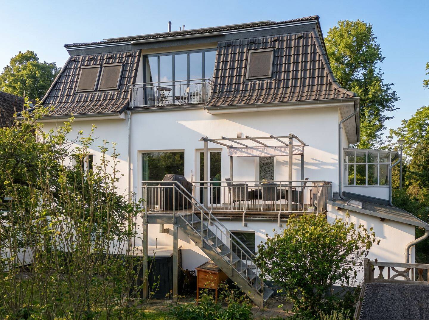 Villa zum Kauf - Ansicht 2