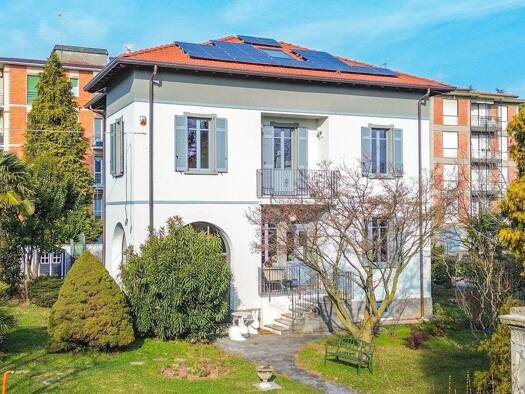 Haus zum Kauf 1.100.000 € 360 m² 900 m² Grundstück Varese 21100