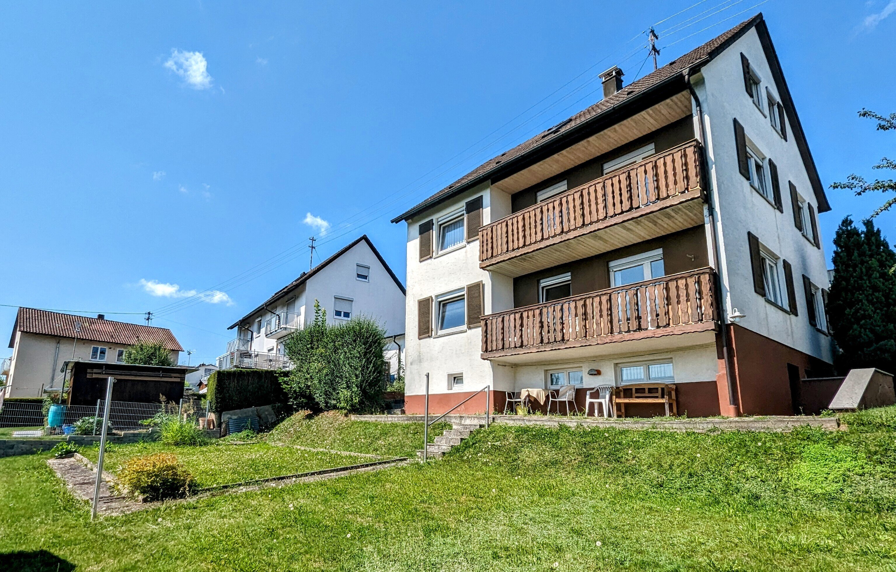 Mehrfamilienhaus zum Kauf 375.000 € 8 Zimmer 175 m²<br/>Wohnfläche 571 m²<br/>Grundstück Ellwangen - Ost 16 Ellwangen (Jagst) 73479