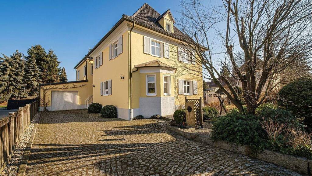 Einfamilienhaus zum Kauf 749.000 € 8 Zimmer 305 m² 1.050 m² Grundstück Coswig 01640