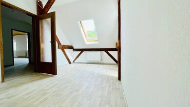 Wohnung zur Miete 495 € 4 Zimmer 100 m² Dachgeschoss Osternienburg Osternienburger Land 06386